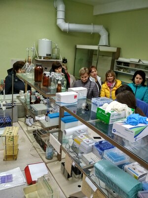 В лабораторії 9